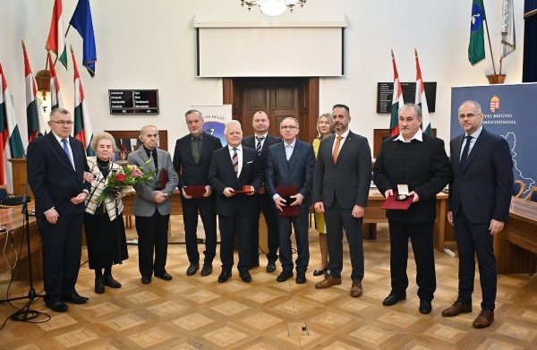 Kitüntetések átadása a Megyeházán 2022. 12. 16.