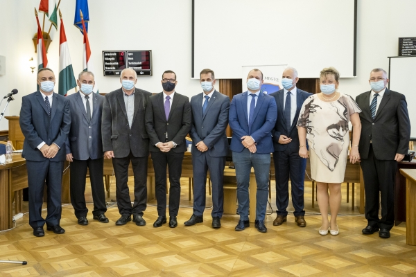 ÁTADTÁK A TELEKESSY ISTVÁN TERÜLETFEJLESZTÉSI DÍJAKAT A MEGYEHÁZÁN